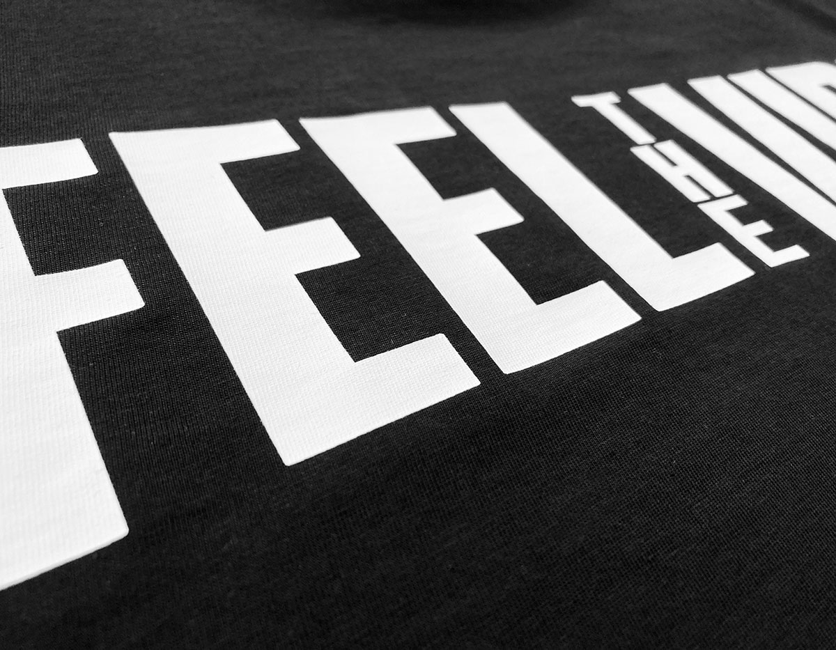 Feel The Vibe Merch Tričko – Oficiální Festivalové Tričko Elektronické Hudby Krnov